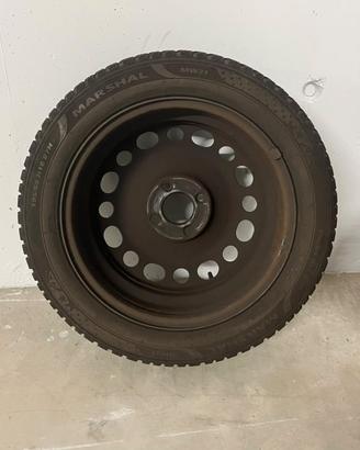 4 Gomme da neve 195/55 R16 con cerchi quasi NUOVI