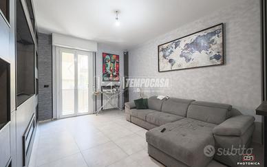 APPARTAMENTO TOTALMENTE RISTRUTTURATO CON GARAGE