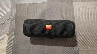 cassa jbl flip essential 2