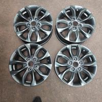 Cerchi il lega da 16 pollici originali Mazda