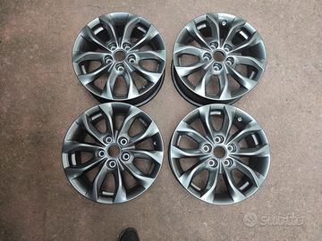 Cerchi il lega da 16 pollici originali Mazda