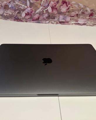 MacBook Pro 15" (2019) - Intel Core i7 6 Core 2,6