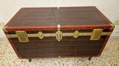 Baule vintage anni 60 rosso in buone condizioni