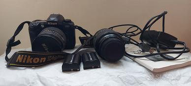 Reflex Nikon D100 completa di accessori e ottica 