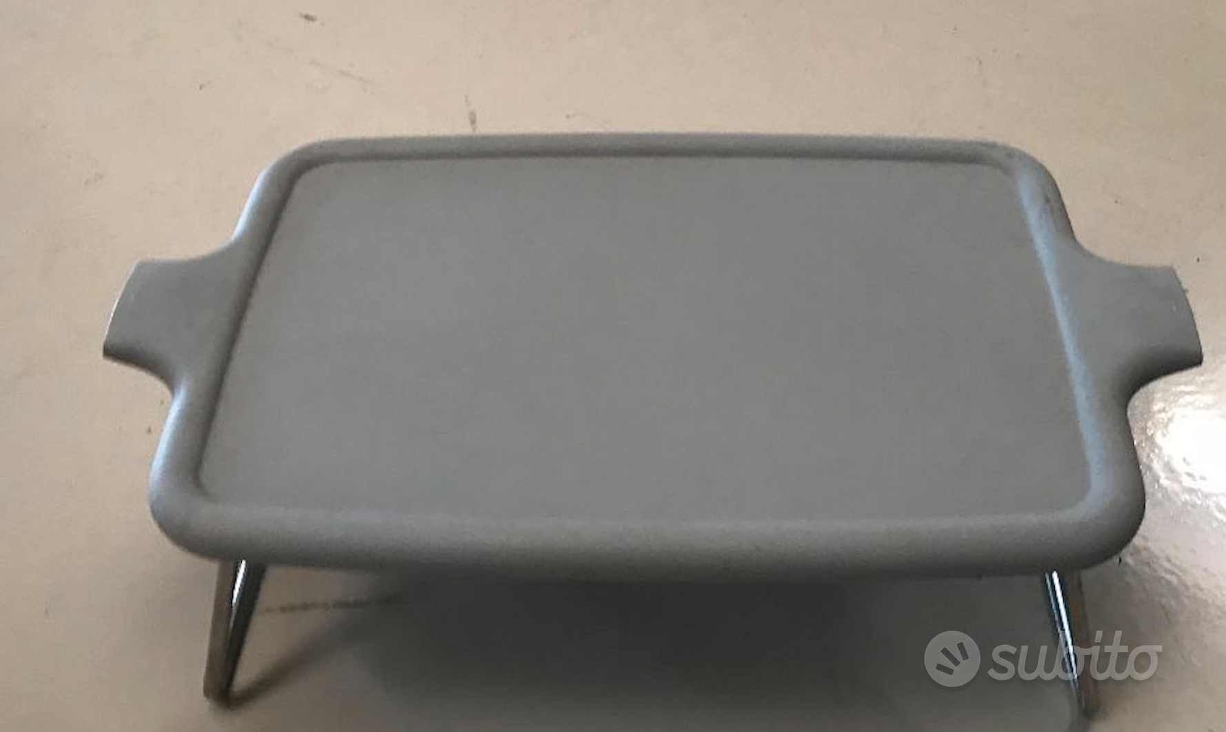 昭和レトロ 3段ラタンシェルフ 扇型コーナーラック 飾り棚