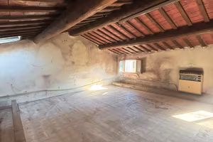 Casa di corte da ristrutturare