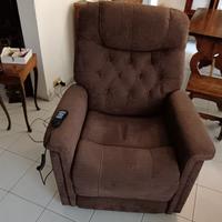 Poltrona sanitaria alzata assistita