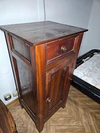 Mobiletto in legno antico 