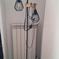 Lampada da terra con lampadine