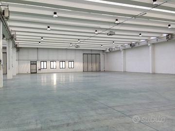 Immobile di 220 m² con 2 locali a Capannori