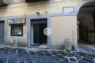 NEGOZIO A SANTA MARIA CAPUA VETERE