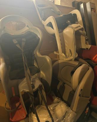 seggiolini per bici e due per auto