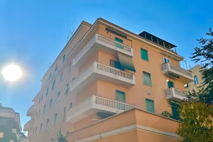 Appartamento di 110 m² con 3 locali e box auto a R