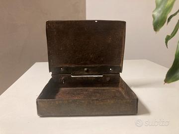 Scatola ferro antica