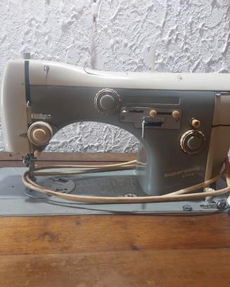 Machina da cucire Necchi Supernova Ultra