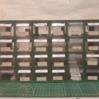 fusibili elettrici assortimento in cassettiera