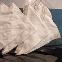 Tovaglioli in lino con ricami