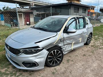 Fiat tipo 1.3 mtj incidentata
