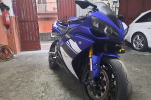 Yamaha r1