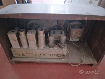 antica radio a valvole