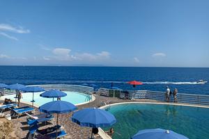 Elba, residence esclusivo con piscine sul mare