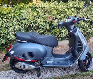 Vespa GTS 300 Super Sport hpe  - Grigio Antracite