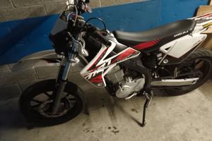 Moto fantic 125