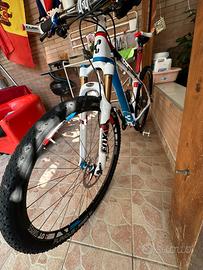 Cube MTB full carbon Elite hpc super 29 Race
