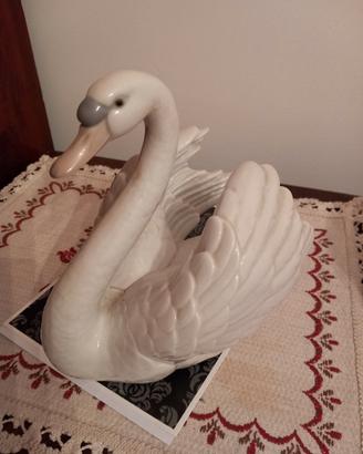 Cigno in porcellana LLADRO