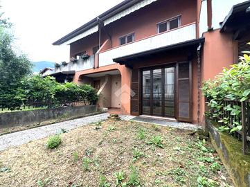 VILLA A SCHIERA A BOVEZZO