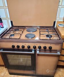 Cucina 4 foche +2 piastre, forno elettrico!