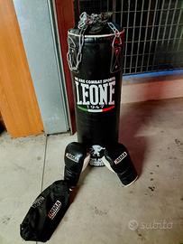 sacco box leone piu  guantoni mma