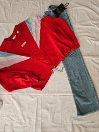 completo felpa Levi's e jeans chiaro