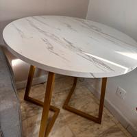 Tavolo da pranzo effetto marmo