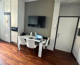 Trilocale ristrutturato, zona Garibaldi