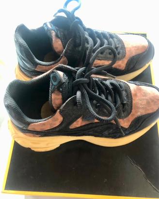 Scarpa buffalo numero 36