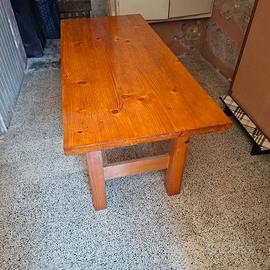 Tavolo in legno massello