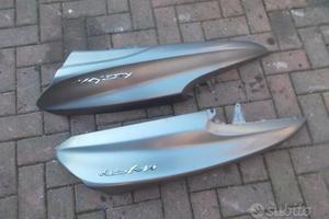 Majesty 400 11 : telaietto carene sella paragambe