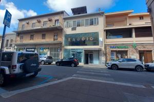 Oristano Via Tirso Negozio