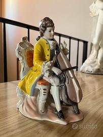 Statuina porcellana Capodimonte.