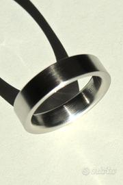 Xen - Anello in acciaio a fascia squadrata