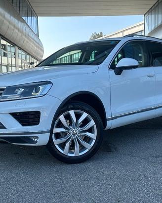 VOLKSWAGEN Touareg 3.0 TDI 204 CV tiptronic Blue