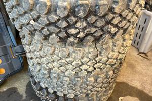 Gomme tassellate artigliate fuoristrada 205 70 15