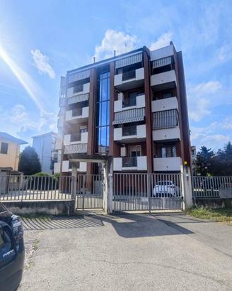 Appartamento di 90 m² con 4 locali a Asti