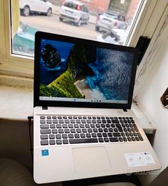 pc portatile Asus x541NA Windows 11 pro 