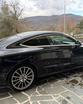 Mercedes-Benz C220 d 4MATIC (C205)