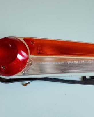 Fanale dx Lancia Fulvia 1 serie con corpo  metallo