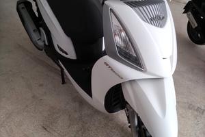 Kymco People GT 300