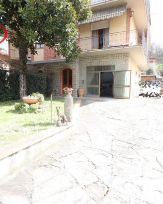 Casa indipendente di 145 m² con 5 locali e box aut
