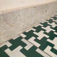 Battiscopa di marmo